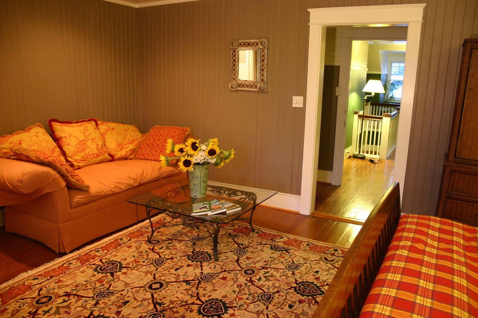 Cameron House Inn แมนทีโอ ภายนอก รูปภาพ