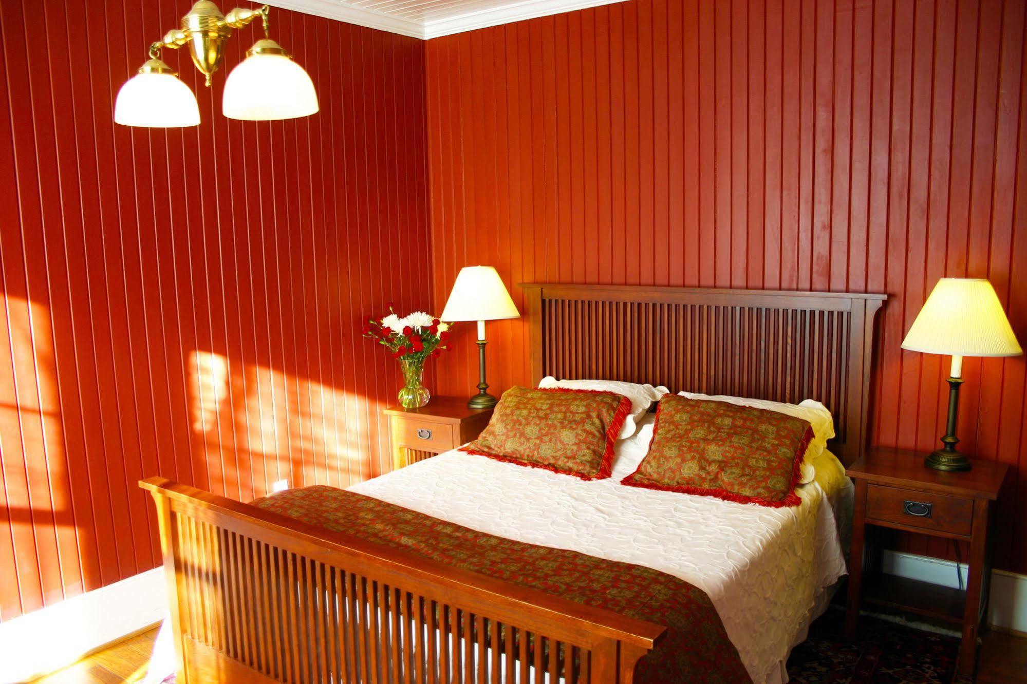 Cameron House Inn แมนทีโอ ภายนอก รูปภาพ