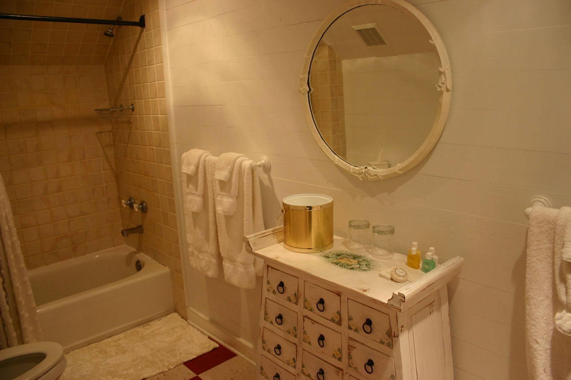 Cameron House Inn แมนทีโอ ภายนอก รูปภาพ