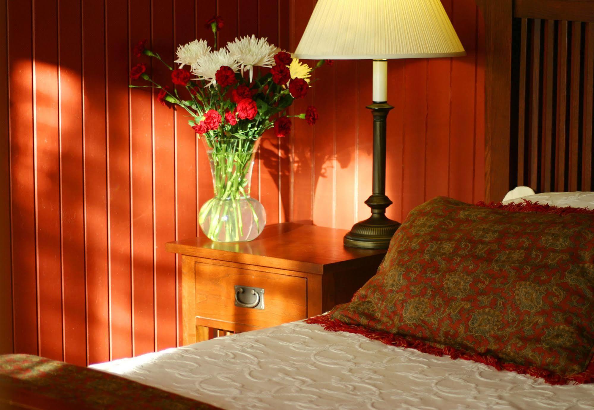Cameron House Inn แมนทีโอ ภายนอก รูปภาพ