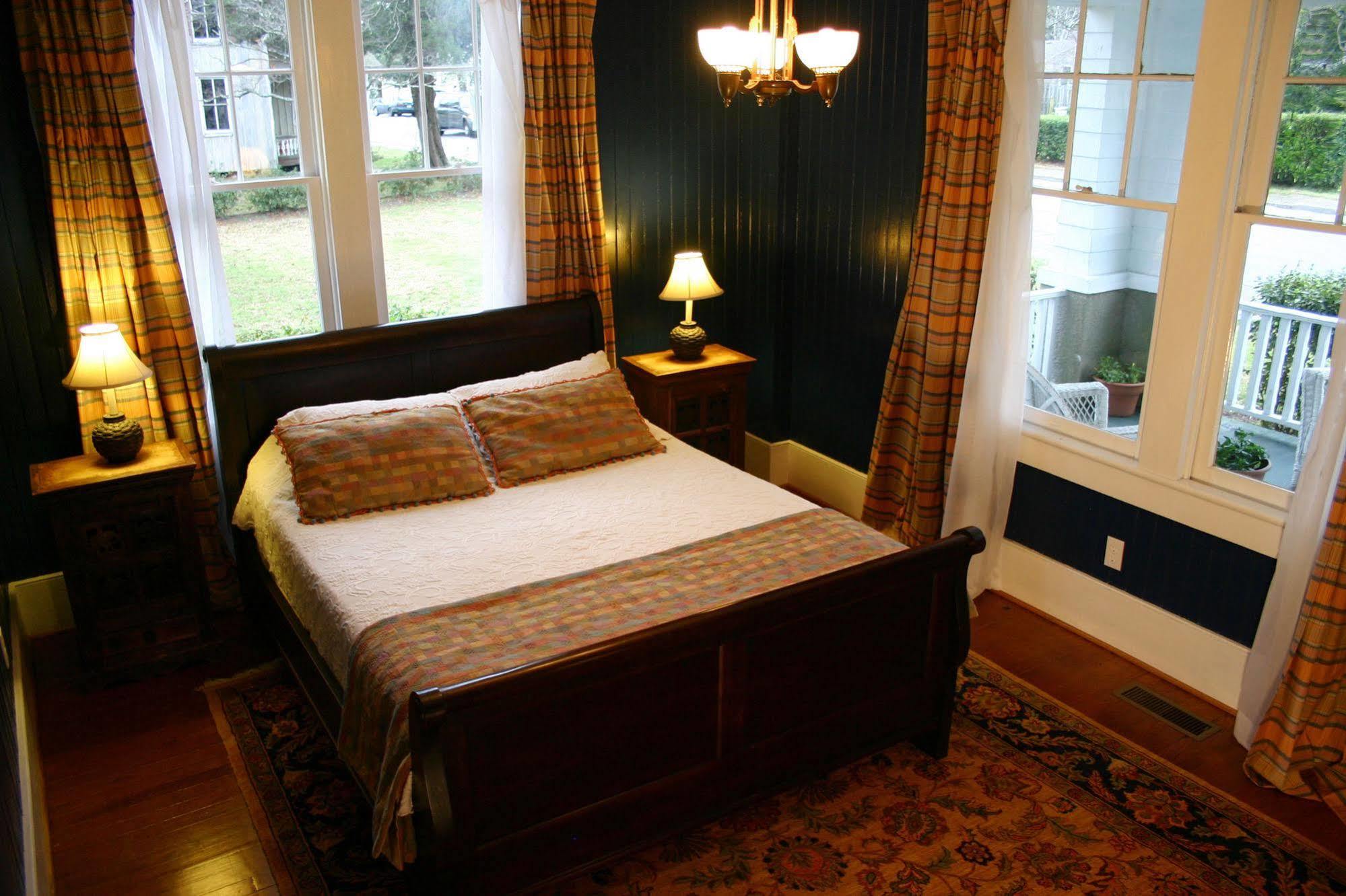 Cameron House Inn แมนทีโอ ภายนอก รูปภาพ
