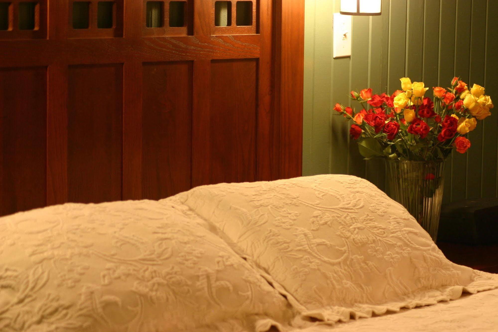 Cameron House Inn แมนทีโอ ภายนอก รูปภาพ